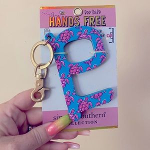 NWT SIMPLY SOUTHERN KEYCHAIN HANDS FREE